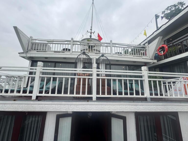 Du thuyền Vịnh Hạ Long - - Hành Hương Đức Mẹ Việt Nam 2026 Alpha Travel USA