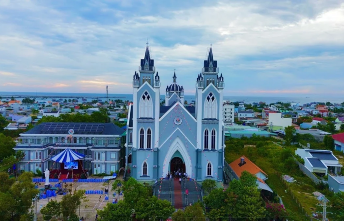 Nhà Thờ Dương Đông - toạ lạc ngay trung tâm Đảo Ngọc Phú Quốc